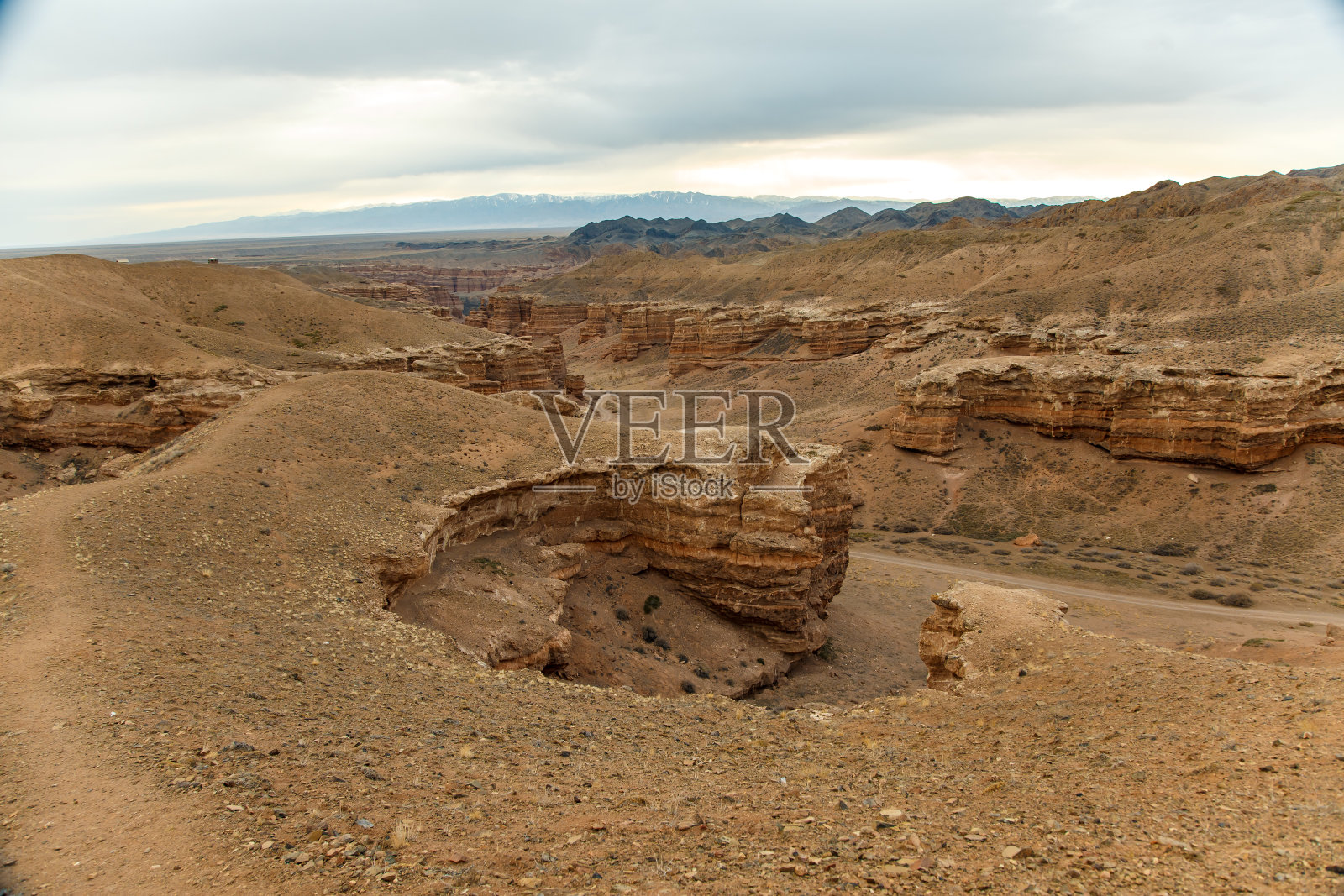 查林峡谷是哈萨克斯坦著名的地方照片摄影图片