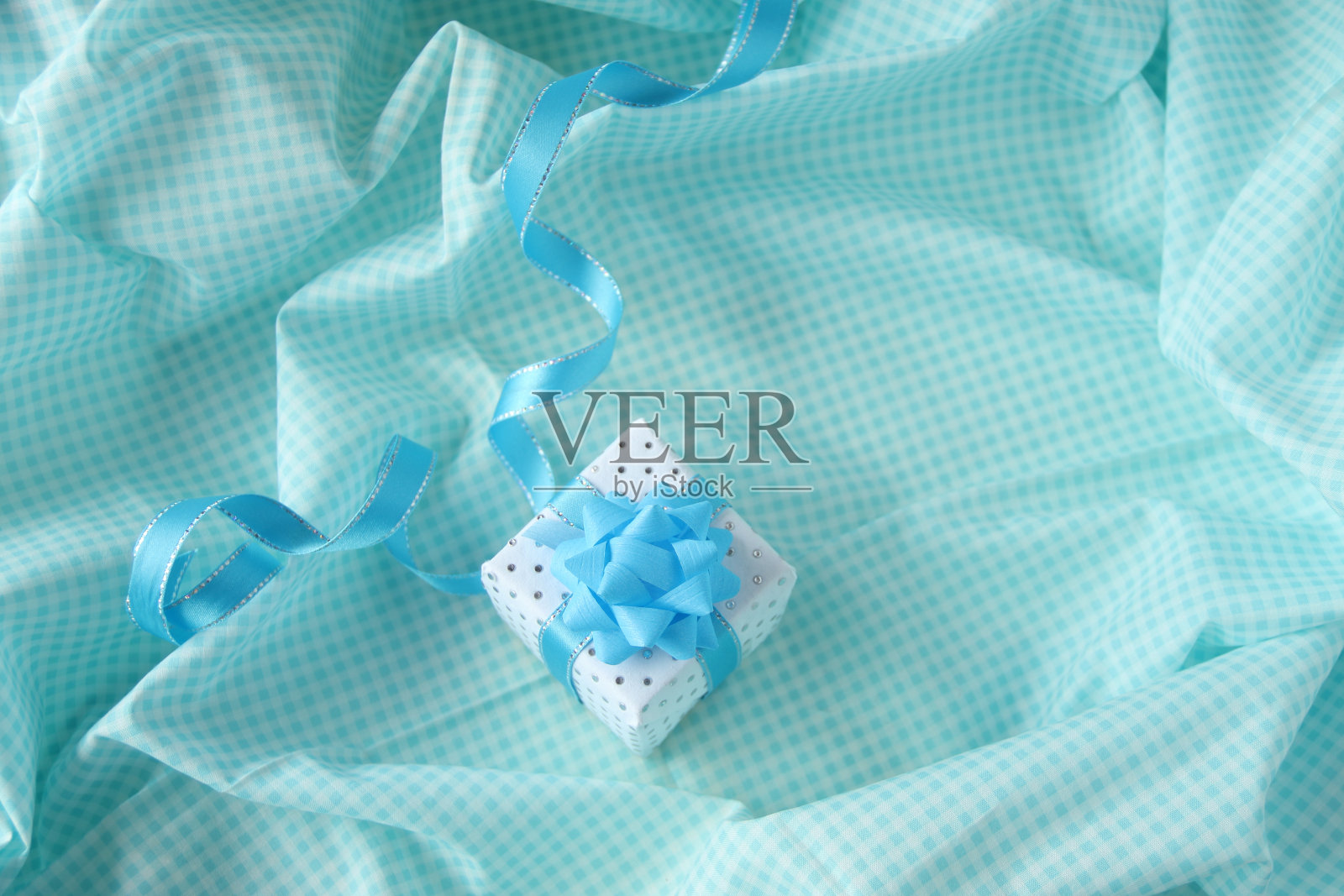 蓝色格子布和GIF框照片摄影图片