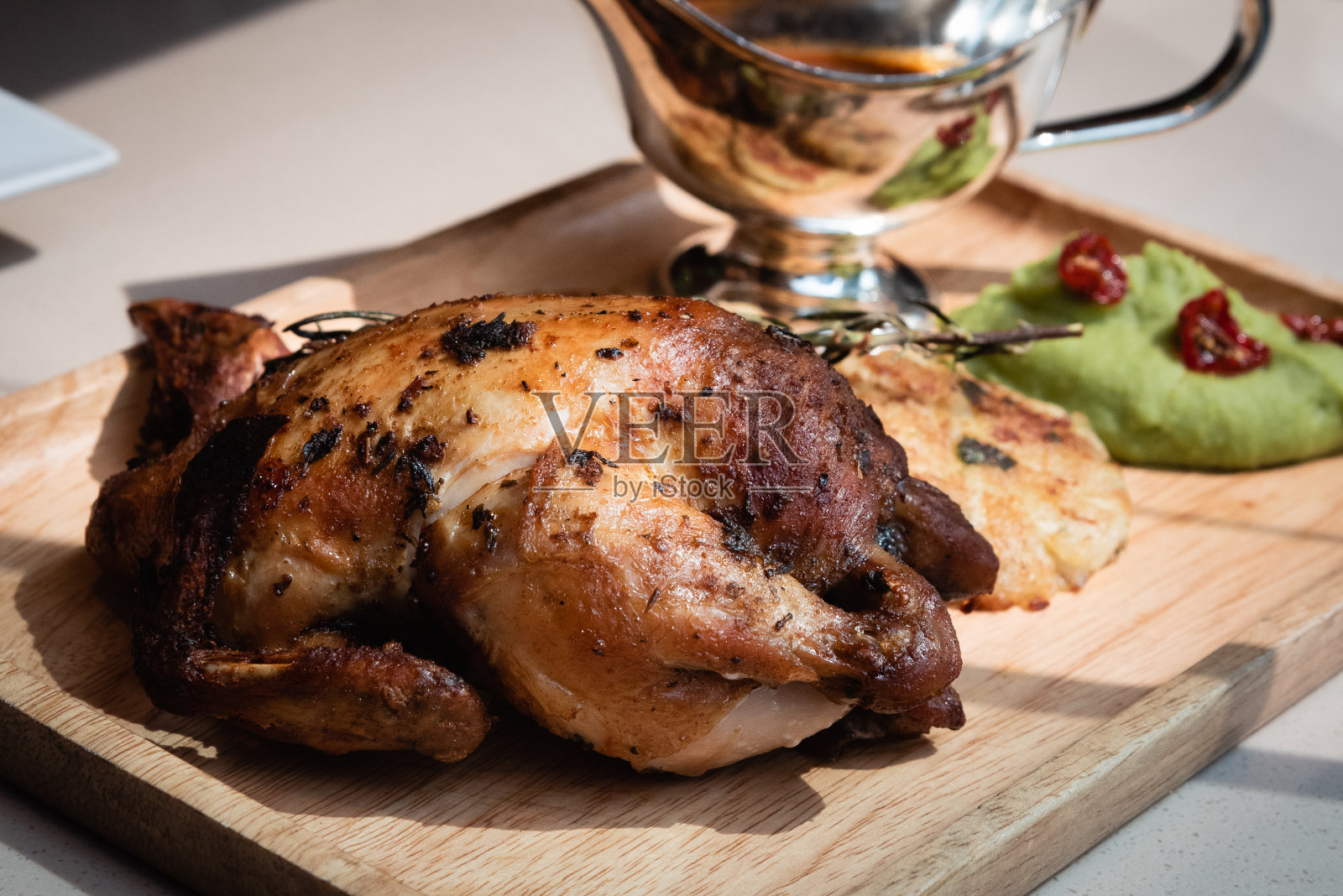 烤全鸡照片摄影图片