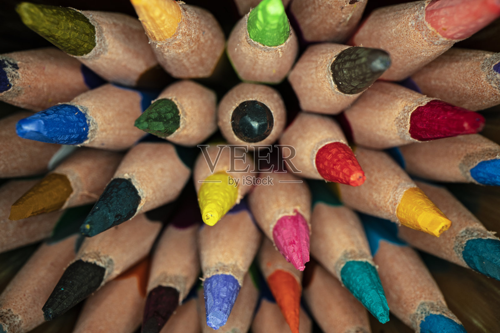 彩色蜡笔的微距镜头照片摄影图片