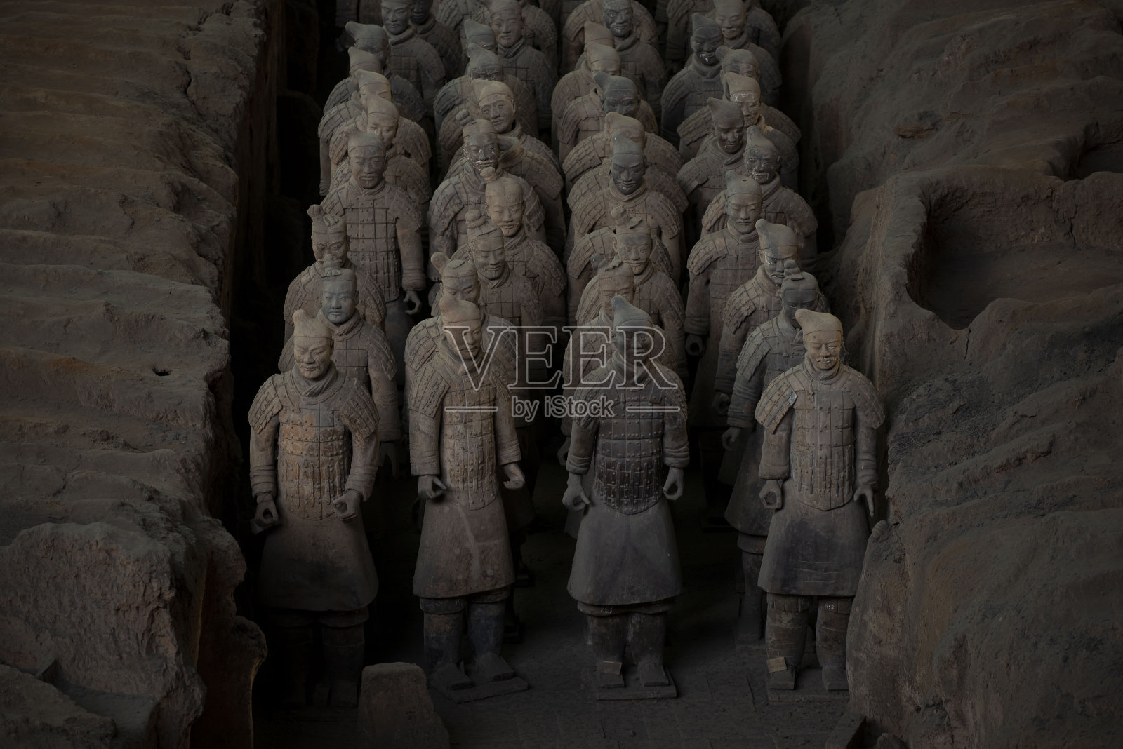 1号坑兵马俑展览，6000多名战士和马匹，临潼，西安，中国照片摄影图片