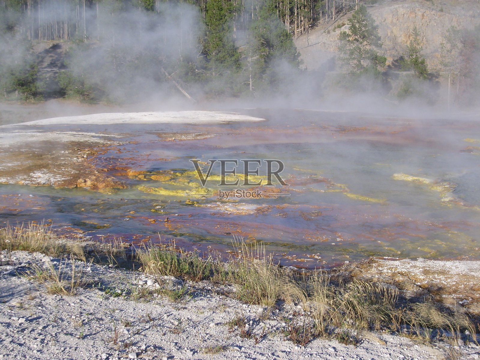 黄石国家公园的火山口照片摄影图片