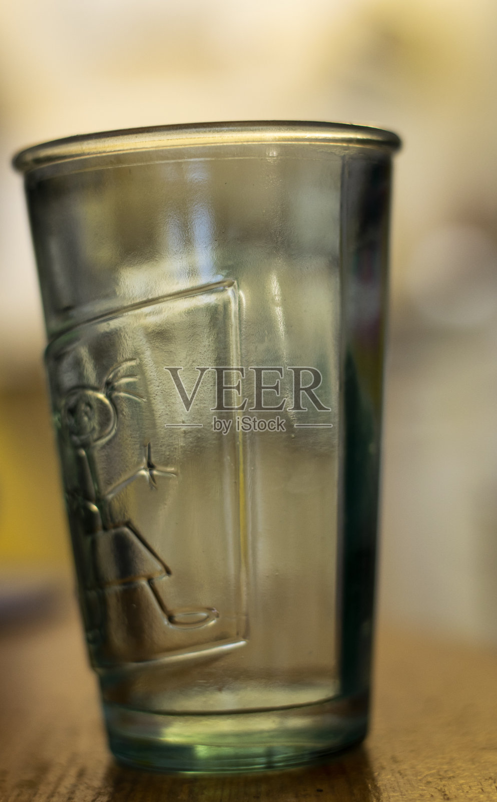 透明色玻璃照片摄影图片