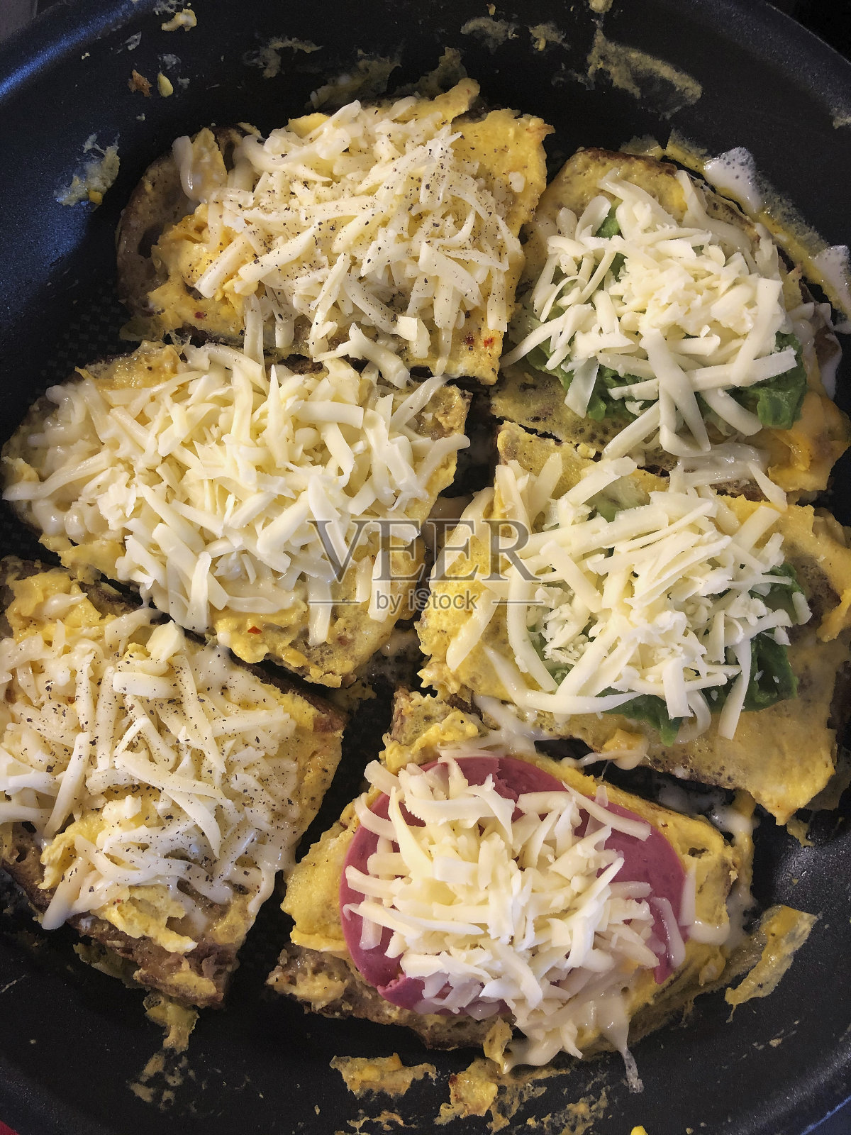 烹饪法式吐司照片摄影图片