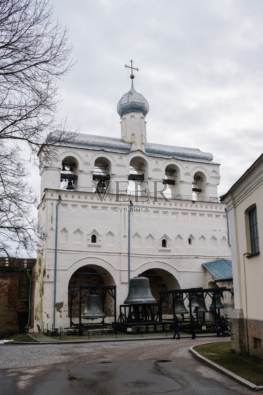 克里姆林宫的白色钟楼。过诺夫哥罗德,俄罗斯照片摄影图片