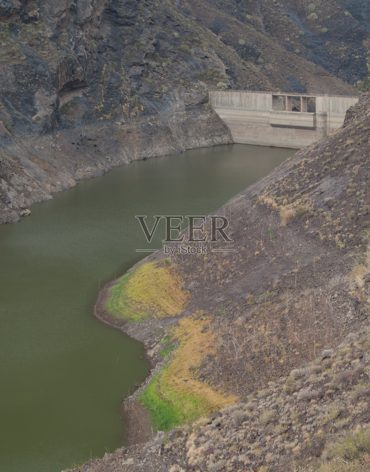 位于Nublo乡村公园的Caidero de La Nina水库。照片摄影图片