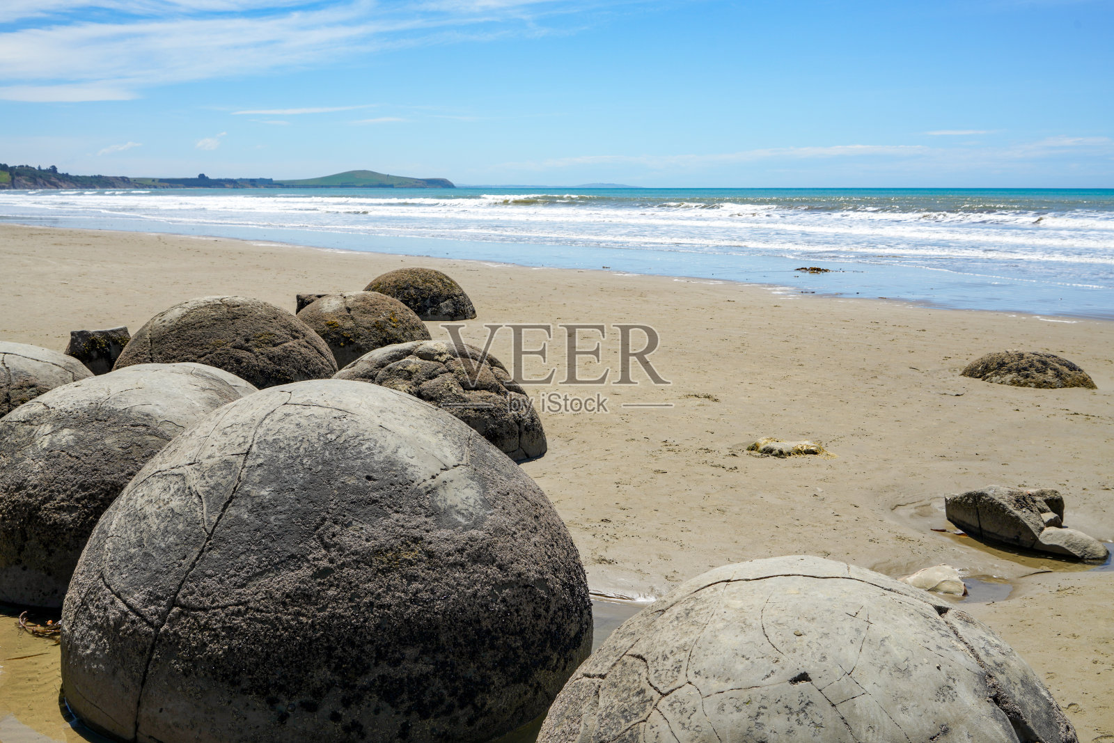 新西兰南岛奥塔哥Koekohe海滩退潮时的莫尔基巨石照片摄影图片