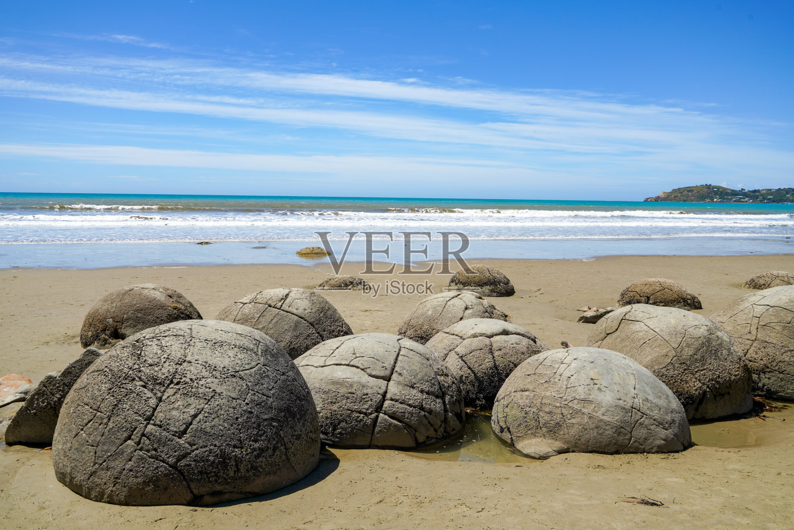 新西兰南岛奥塔哥Koekohe海滩退潮时的莫尔基巨石照片摄影图片