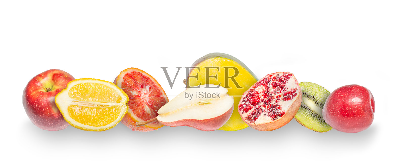 白色背景上的新鲜水果。照片摄影图片