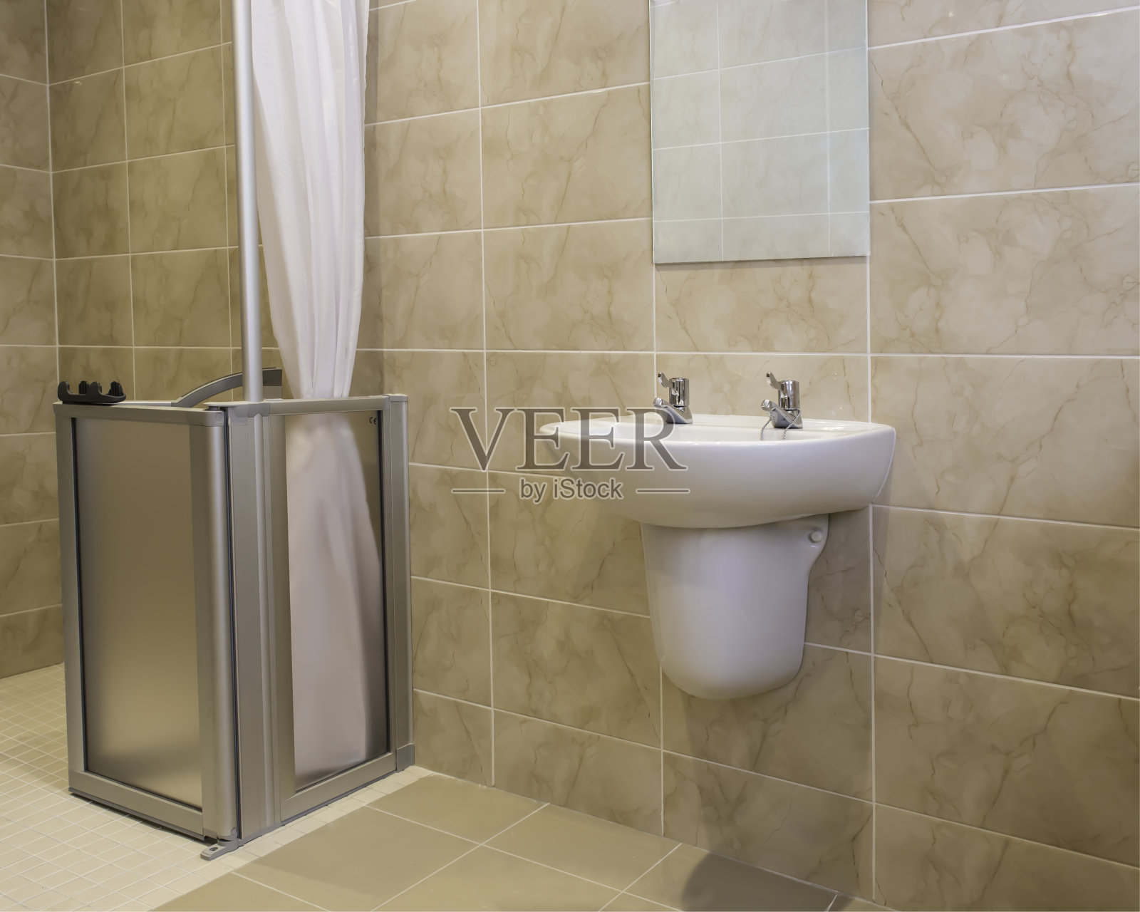 供老年人或残疾人使用的室内家居浴室照片摄影图片