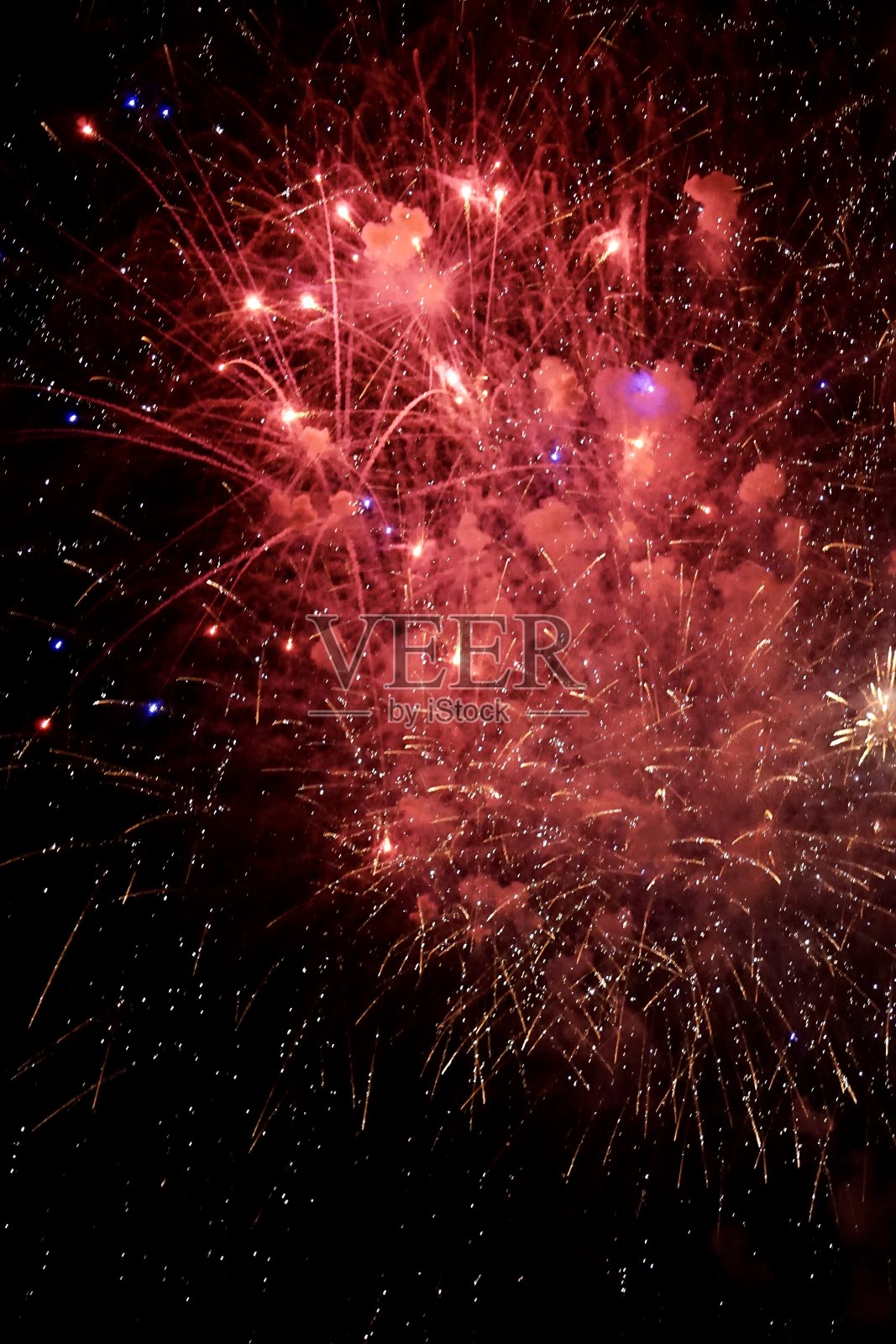 夜空中的烟火照片摄影图片