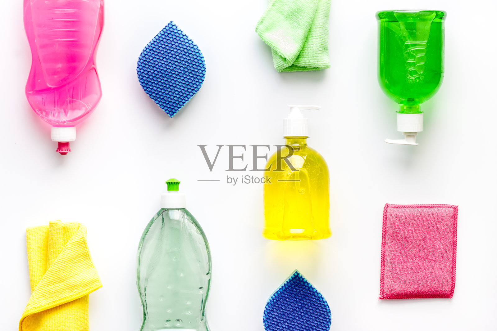 洗涤剂瓶-消毒，清洗-上白色背景俯视图模式照片摄影图片