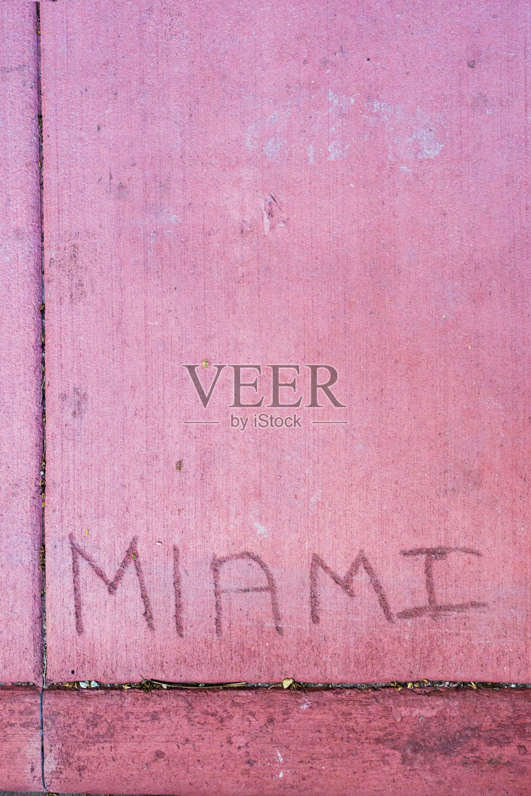 “迈阿密”写在人行道上照片摄影图片