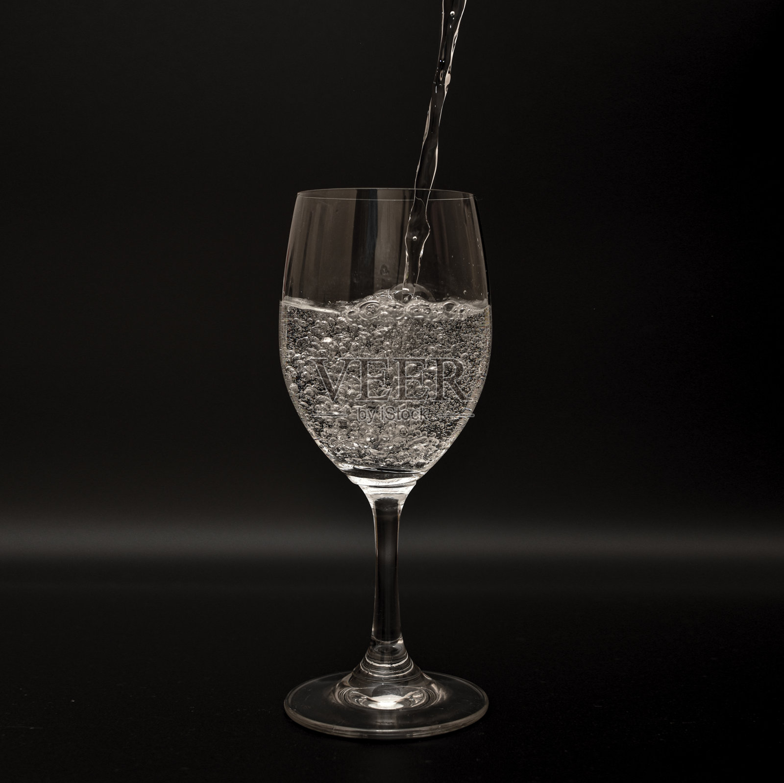 酒杯里的苏打照片摄影图片