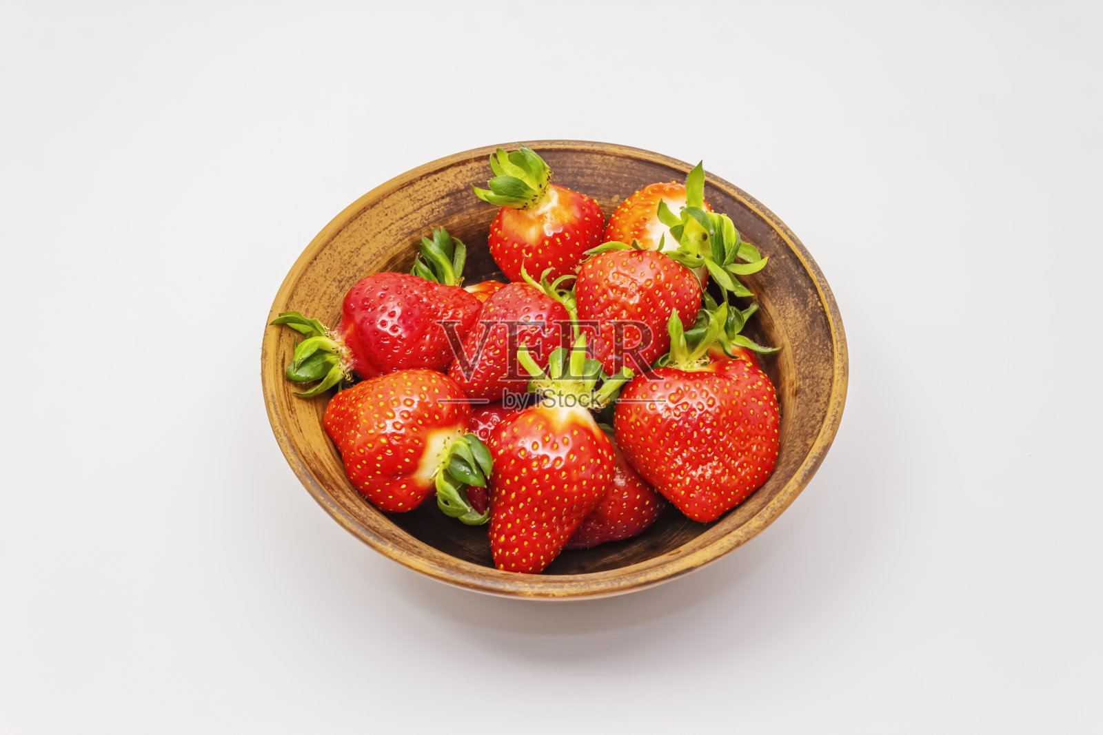 甜鲜草莓孤立在白色背景。成熟浆果的水果照片摄影图片