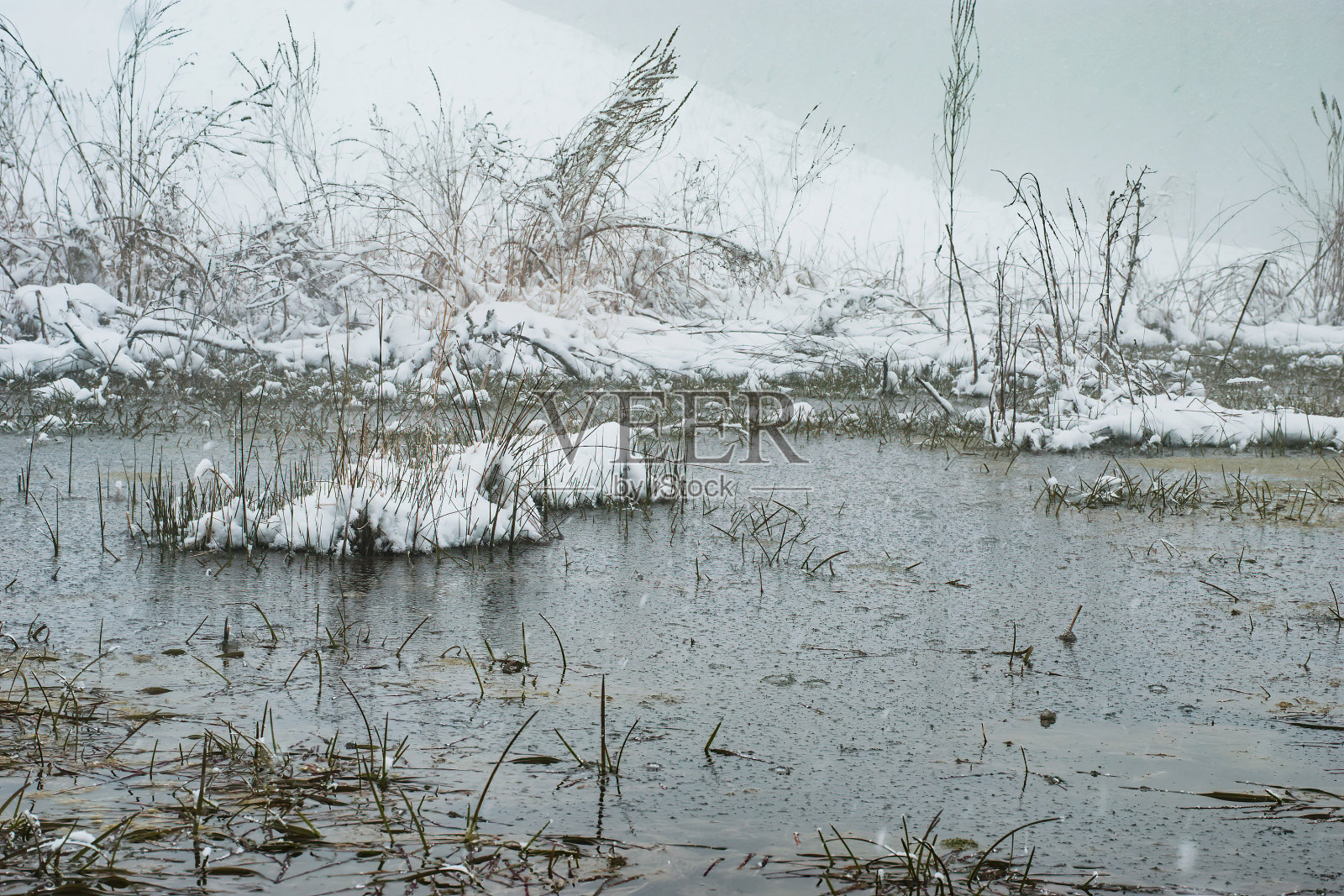 冬天的山照片摄影图片
