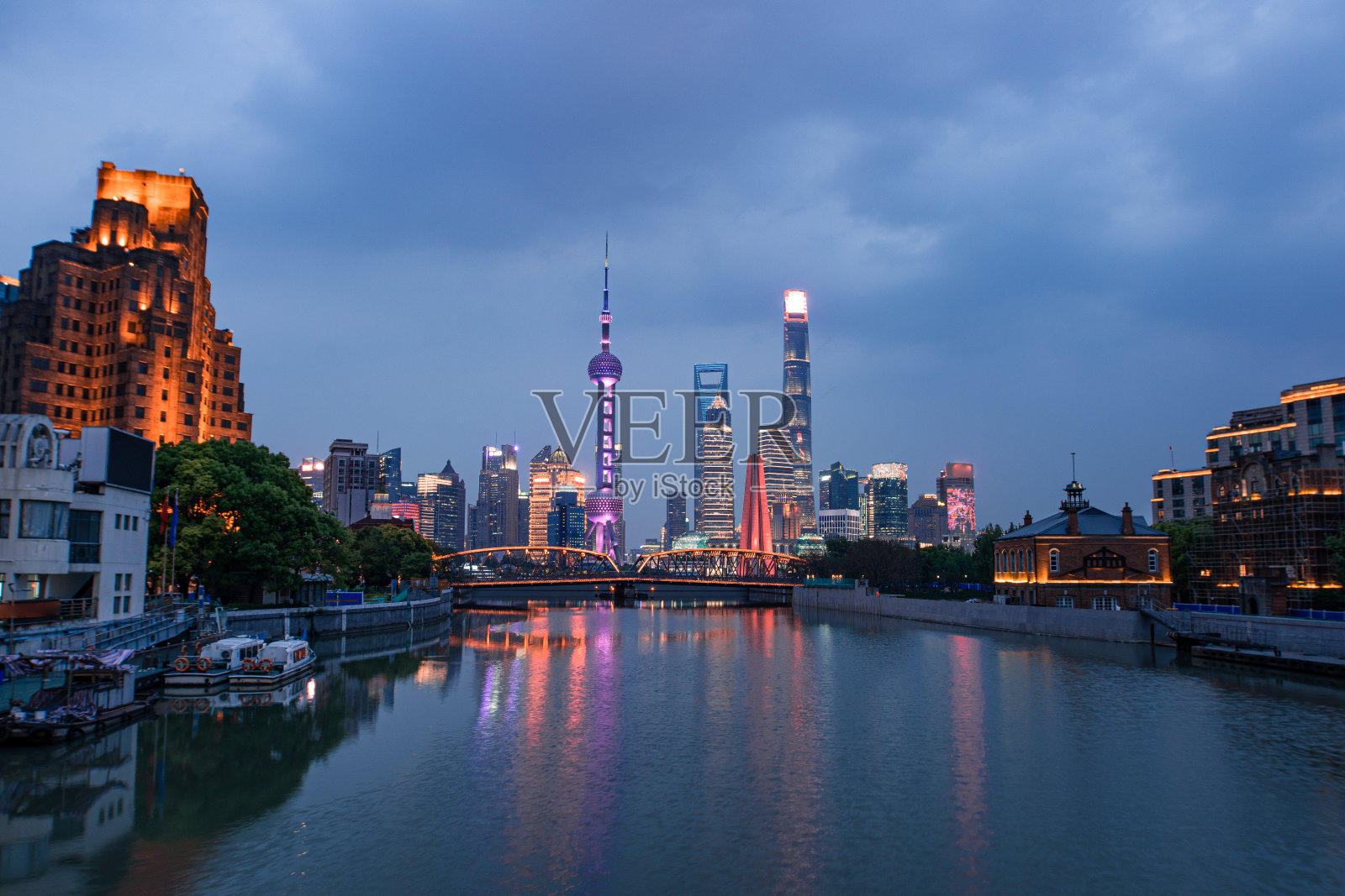 日落的陆家嘴照片摄影图片