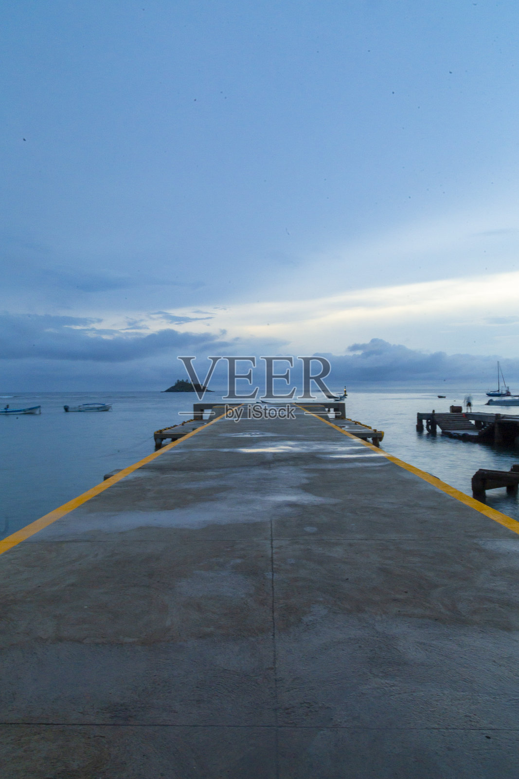 Capurgana乔科省码头照片摄影图片