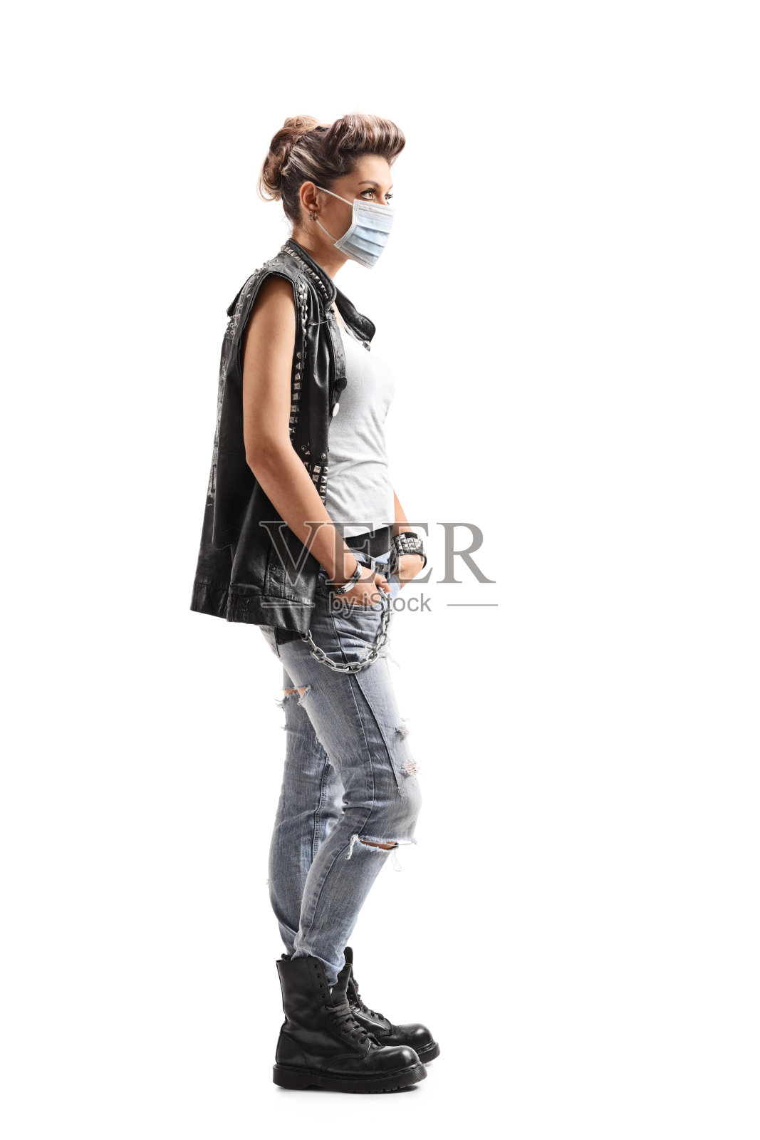 带着医用防护面具的朋克女人照片摄影图片