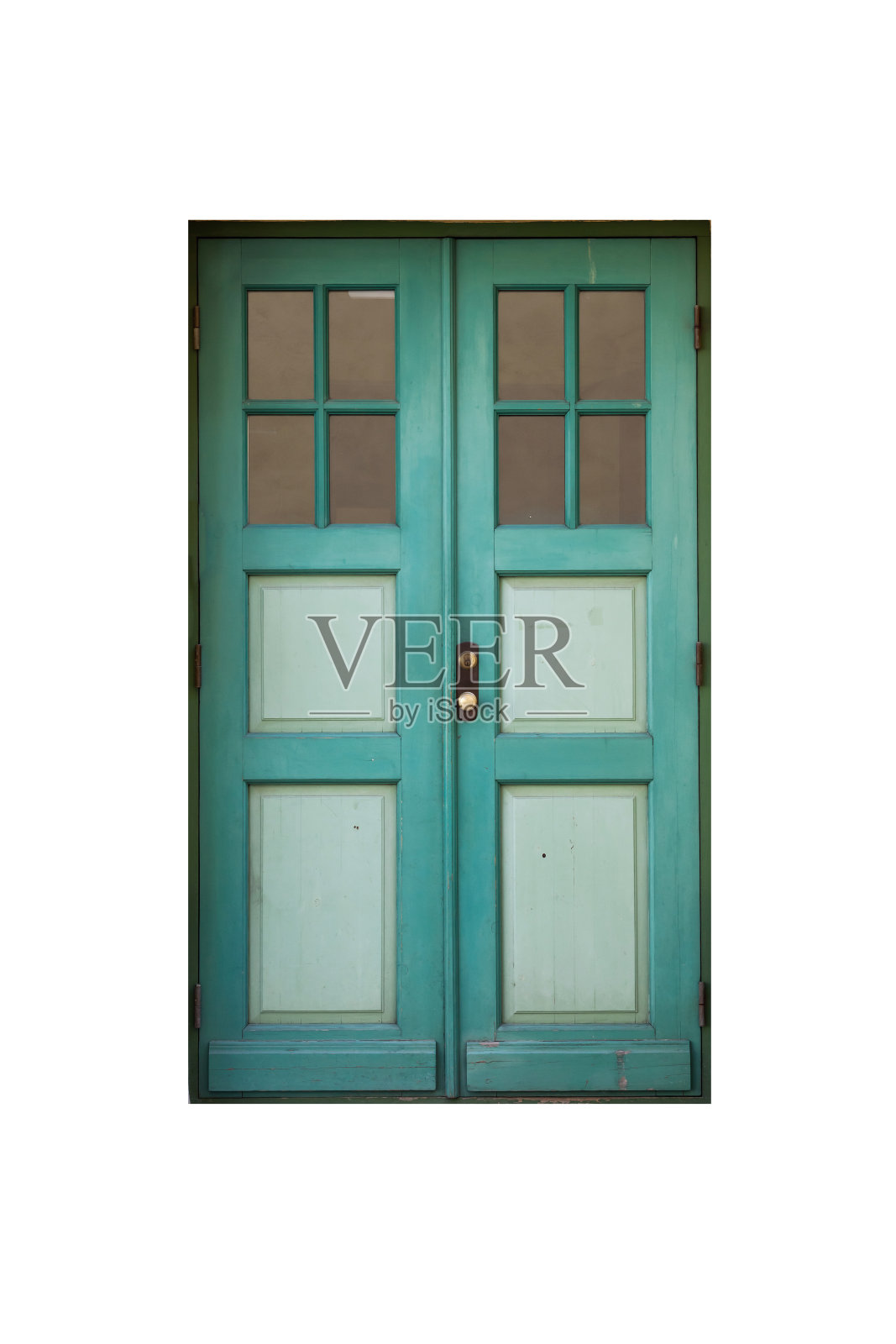 旧建筑立面上的绿色木门和窗户照片摄影图片