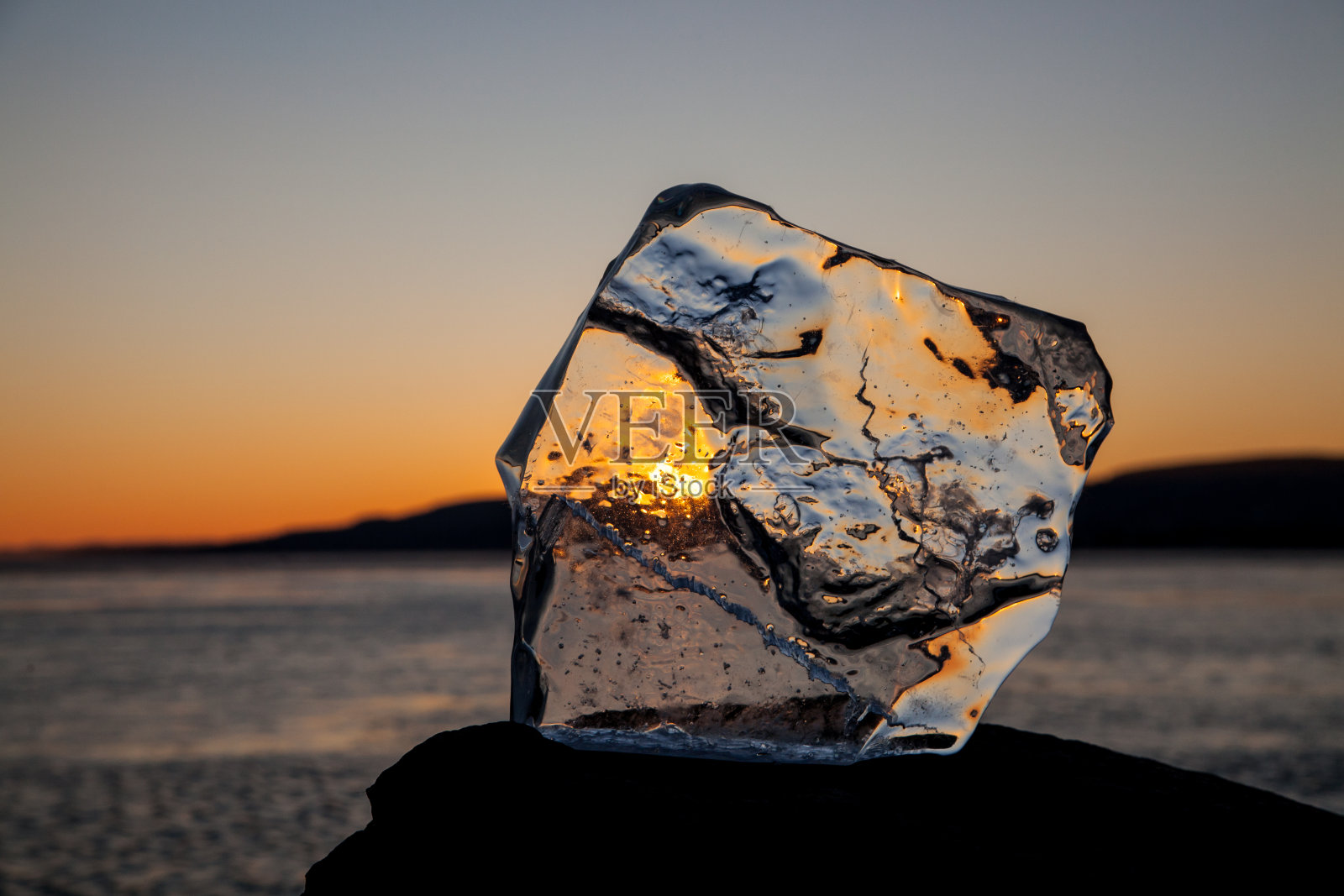 巴拉顿湖的浮冰照片摄影图片
