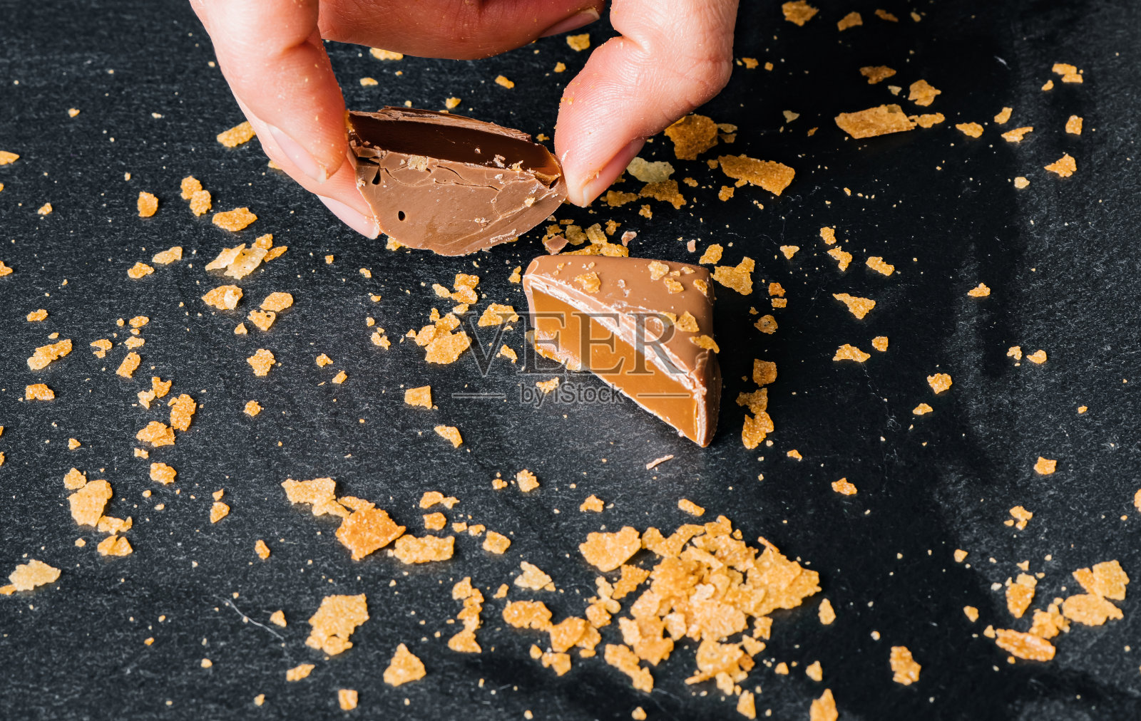 自制的比利时巧克力。特写巧克力。宗教节日，斋月后的糖盛宴。照片摄影图片