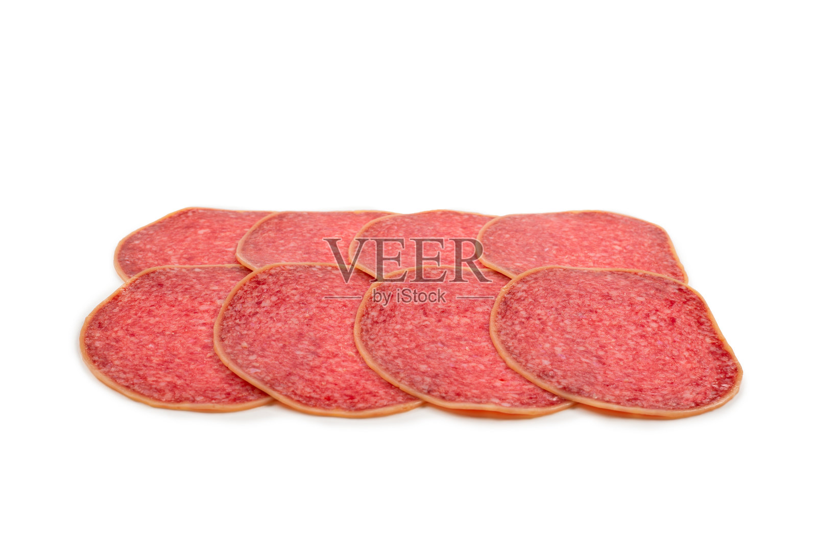 腊肠切片孤立在白色背景上。照片摄影图片