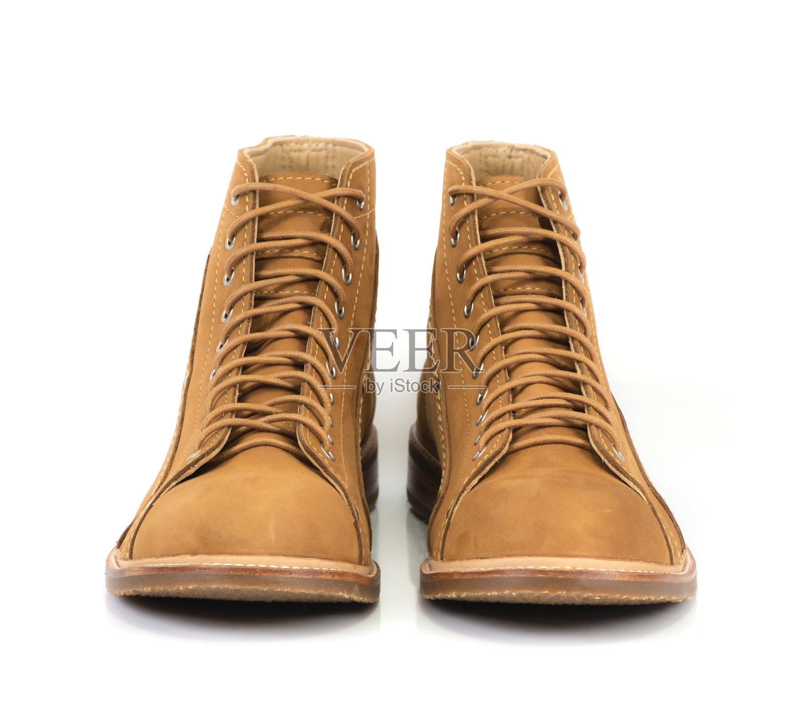 男士时尚棕色靴子与磨砂皮革系列孤立的白色背景。照片摄影图片