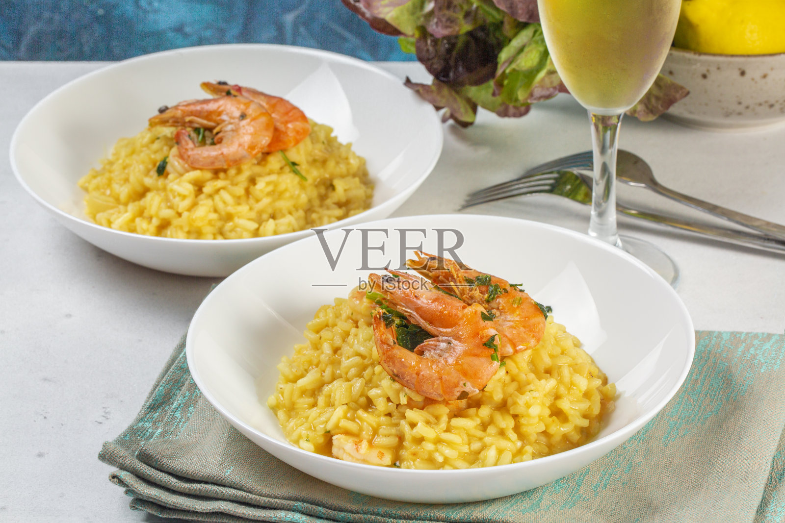 藏红花虾烩饭照片摄影图片