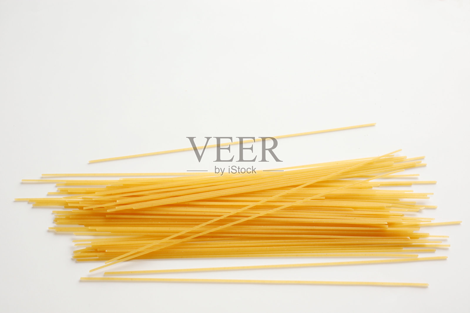 烹饪用的面条照片摄影图片