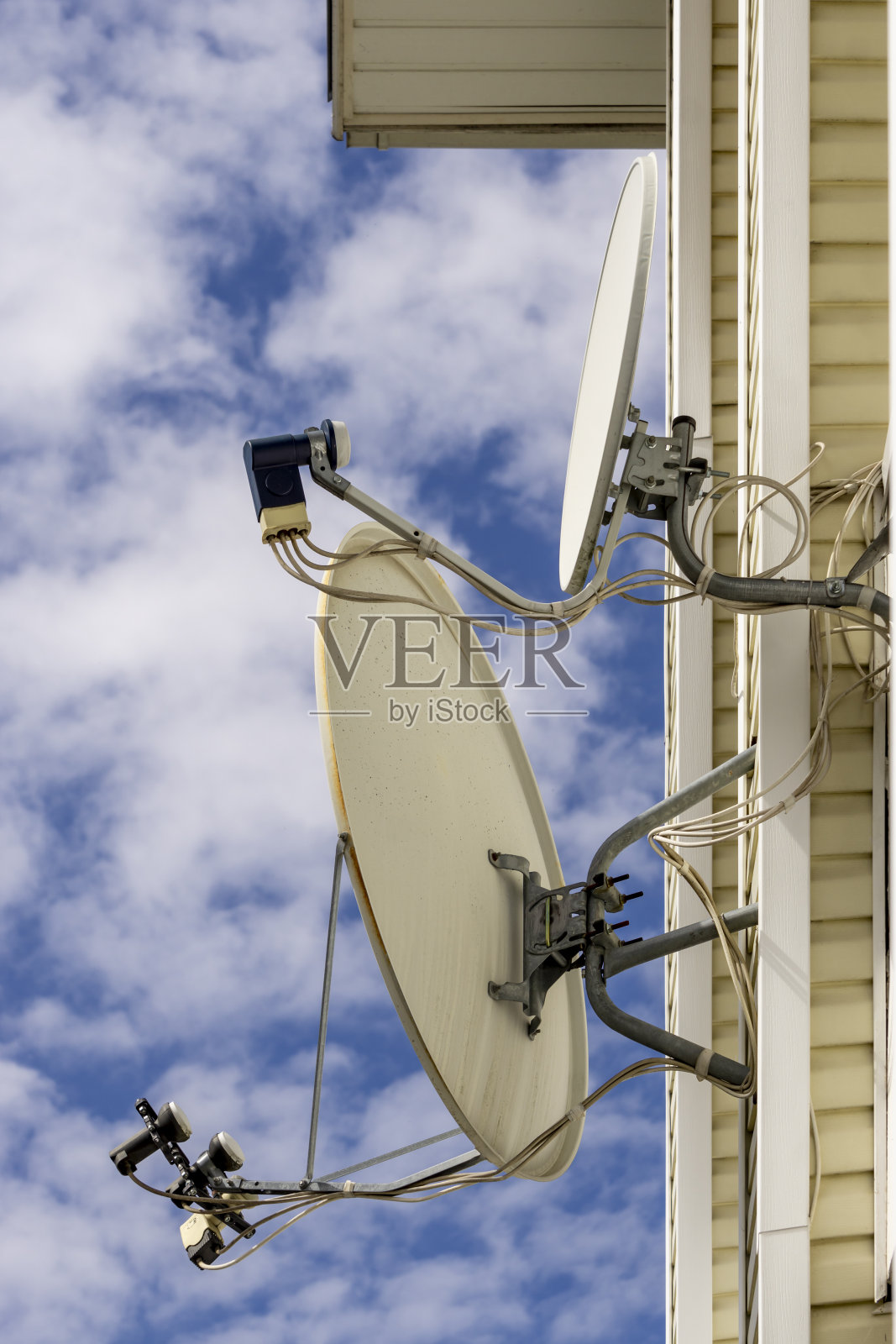 两个卫星天线照片摄影图片