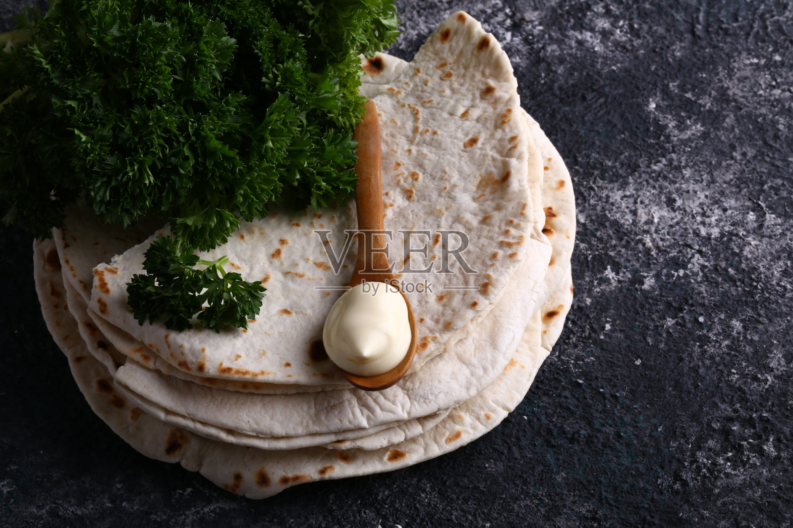 扁饼，皮塔饼和玉米饼照片摄影图片