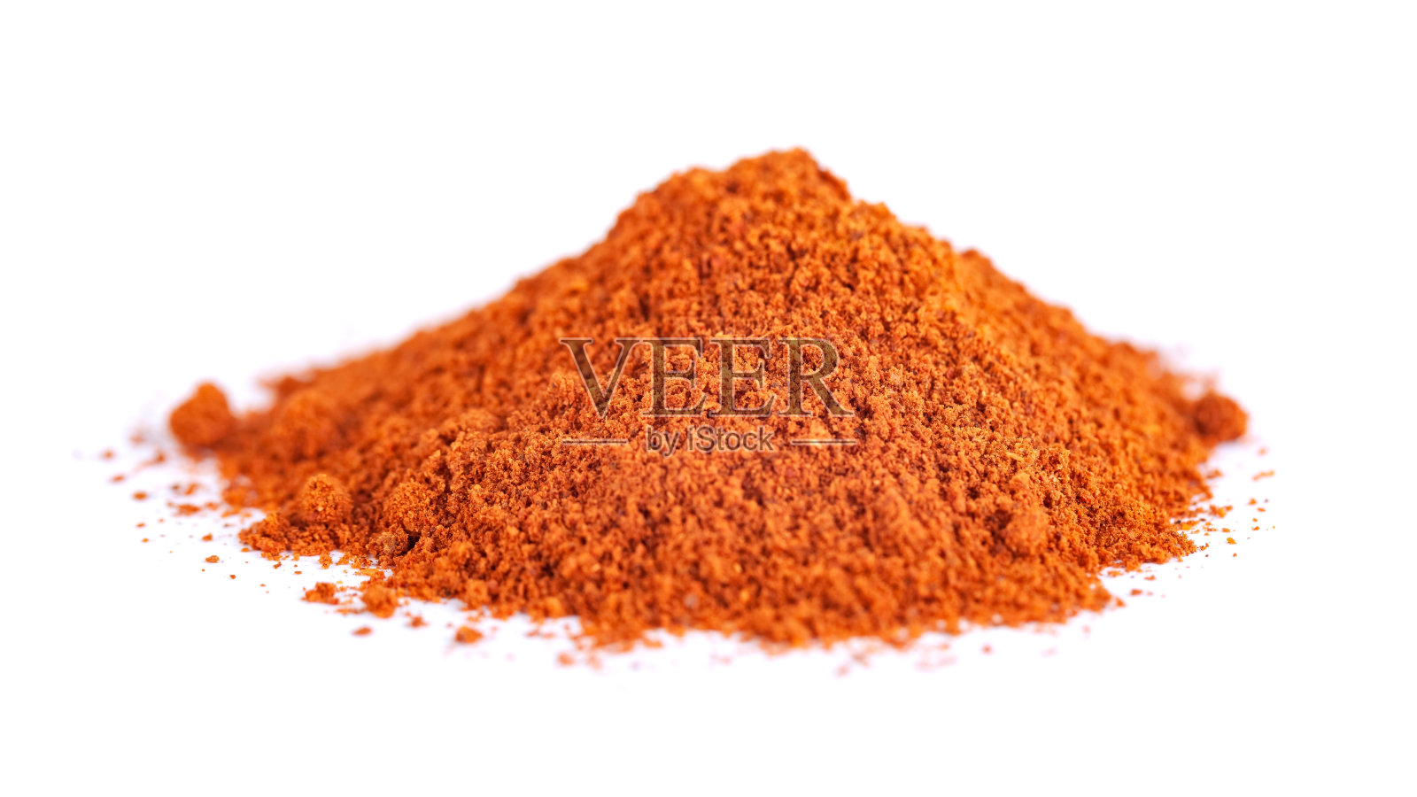 一堆磨碎的红辣椒孤立地放在白色的背景上照片摄影图片