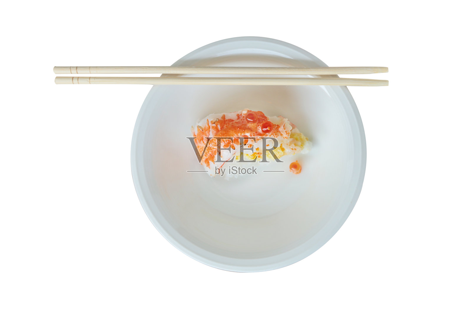 切一块三文鱼蛋糕照片摄影图片