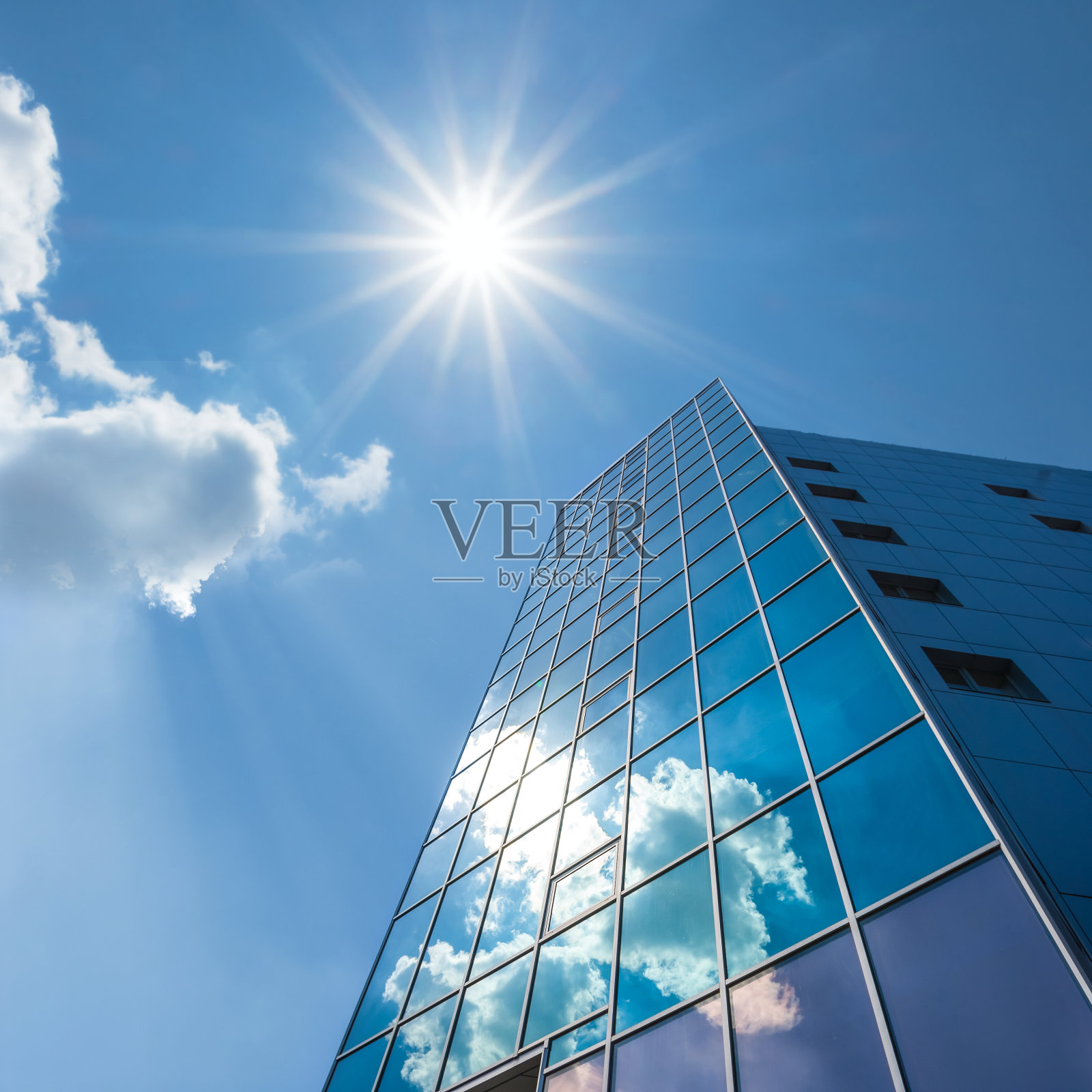 商务中心在阳光下照片摄影图片