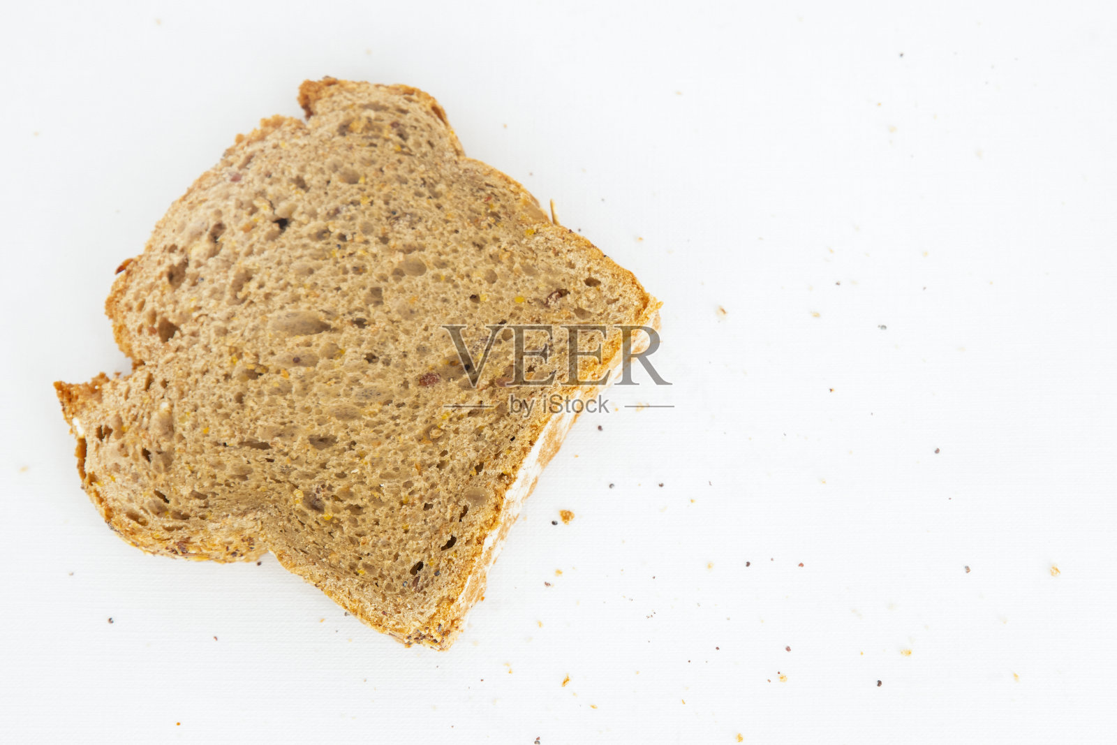 一片黑麦面包的特写镜头照片摄影图片