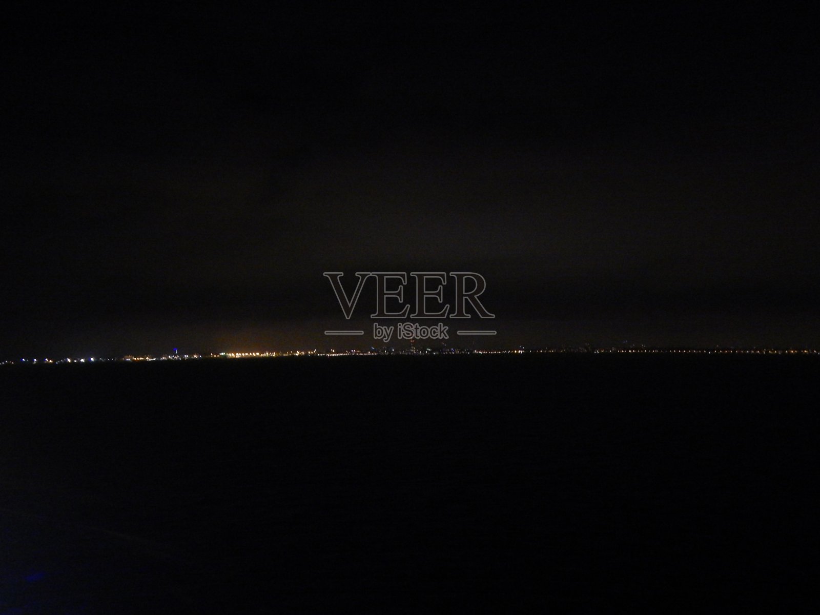 夜景Malmö城市的天际线照片摄影图片