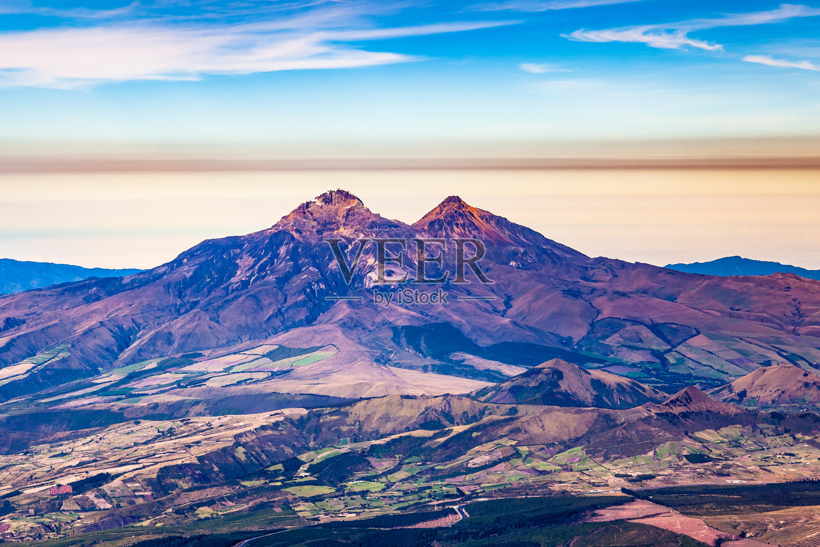 科多帕希火山国家公园照片摄影图片