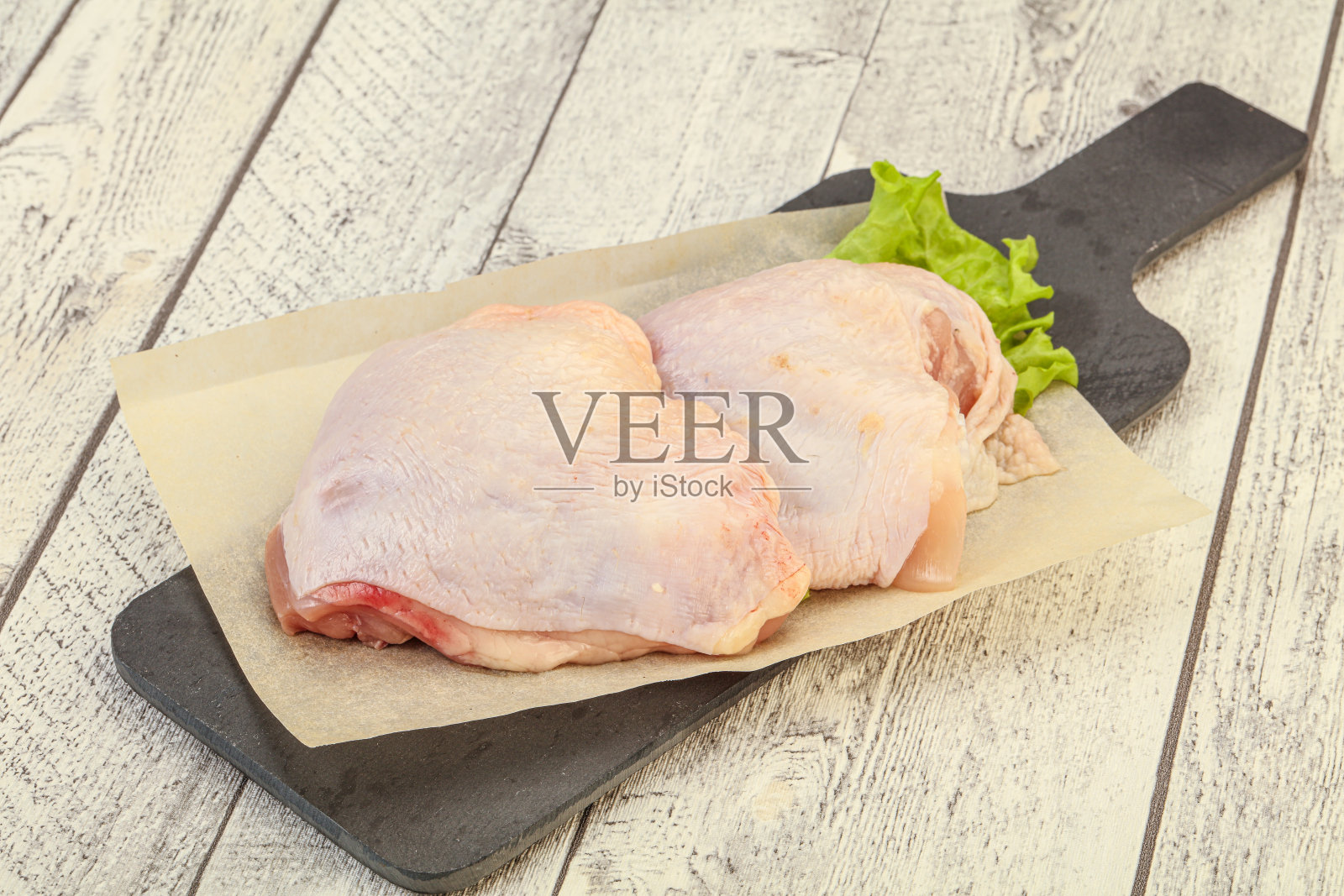 烹饪用的生鸡排照片摄影图片