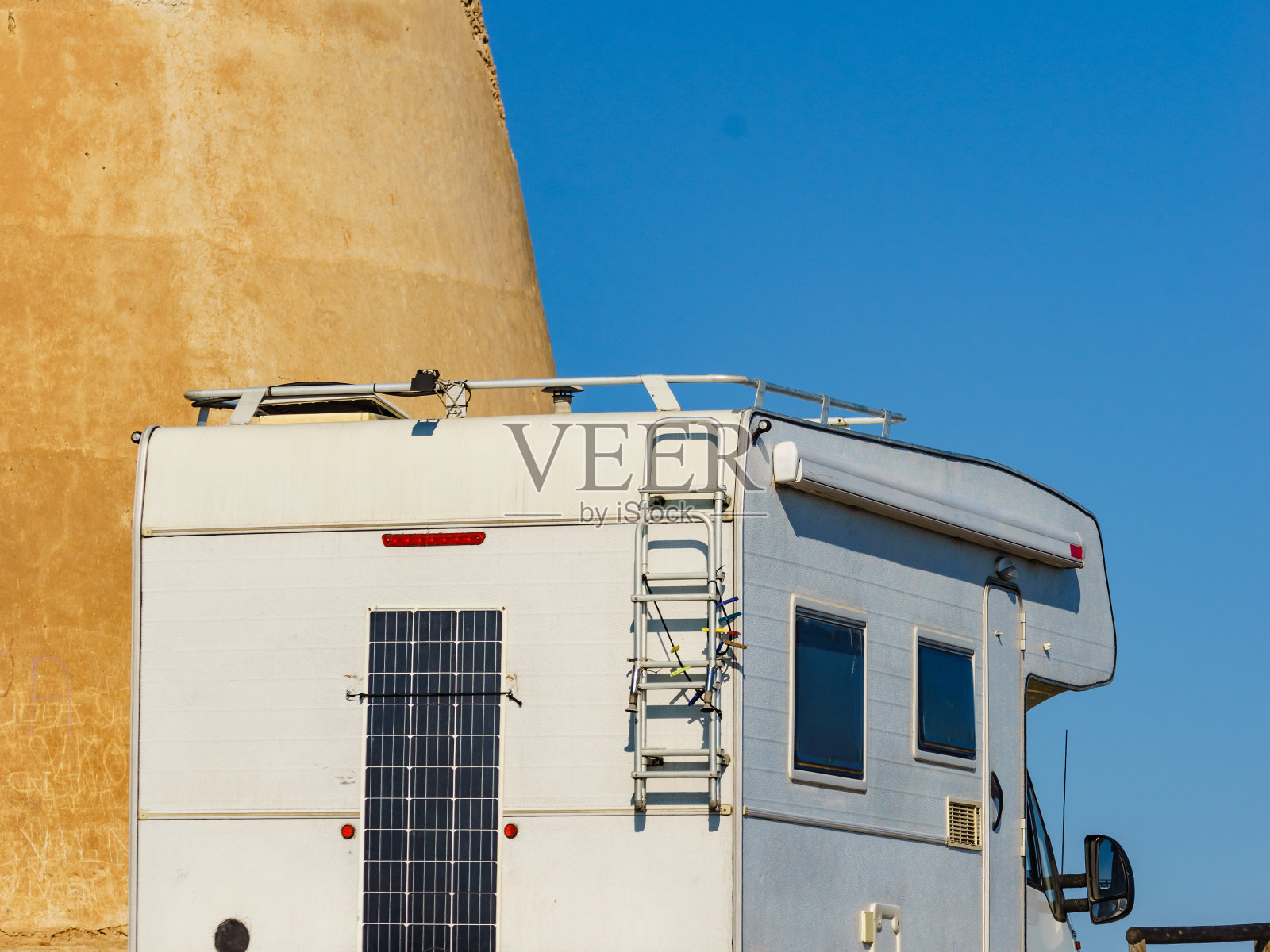 西班牙梅萨罗尔丹塔的大篷车照片摄影图片