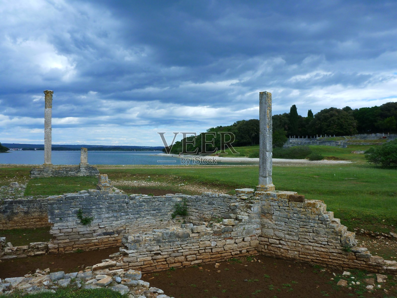 克罗地亚布里uni国家公园维里格湾罗马别墅附近的维纳斯神庙遗址照片摄影图片