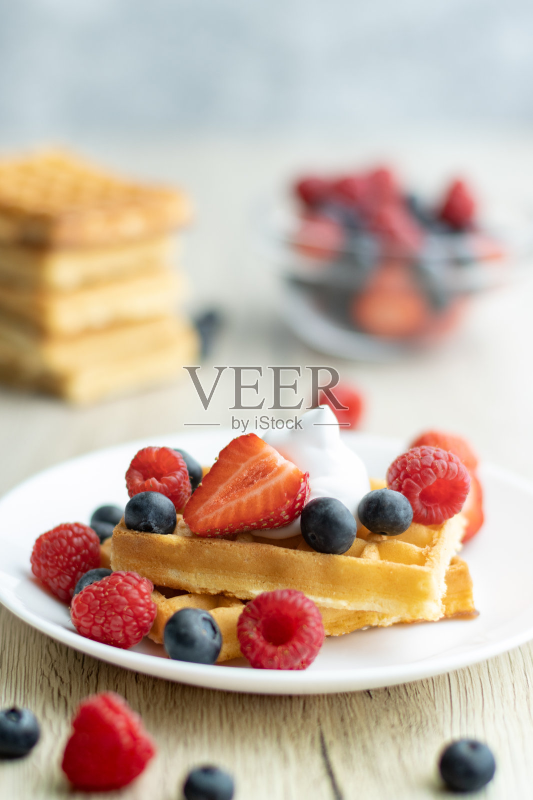 华夫饼干和水果照片摄影图片