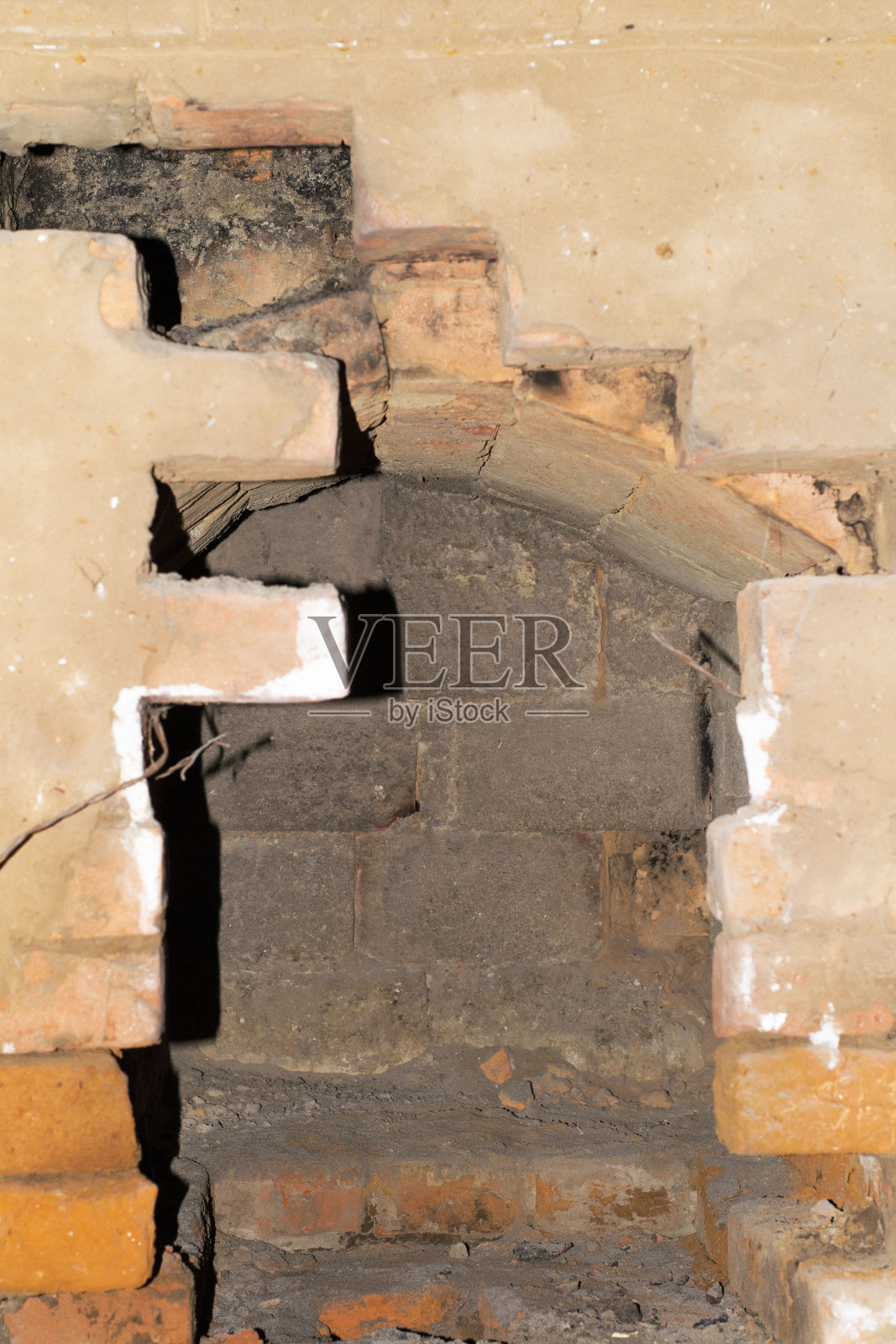 拆砖加热炉照片摄影图片