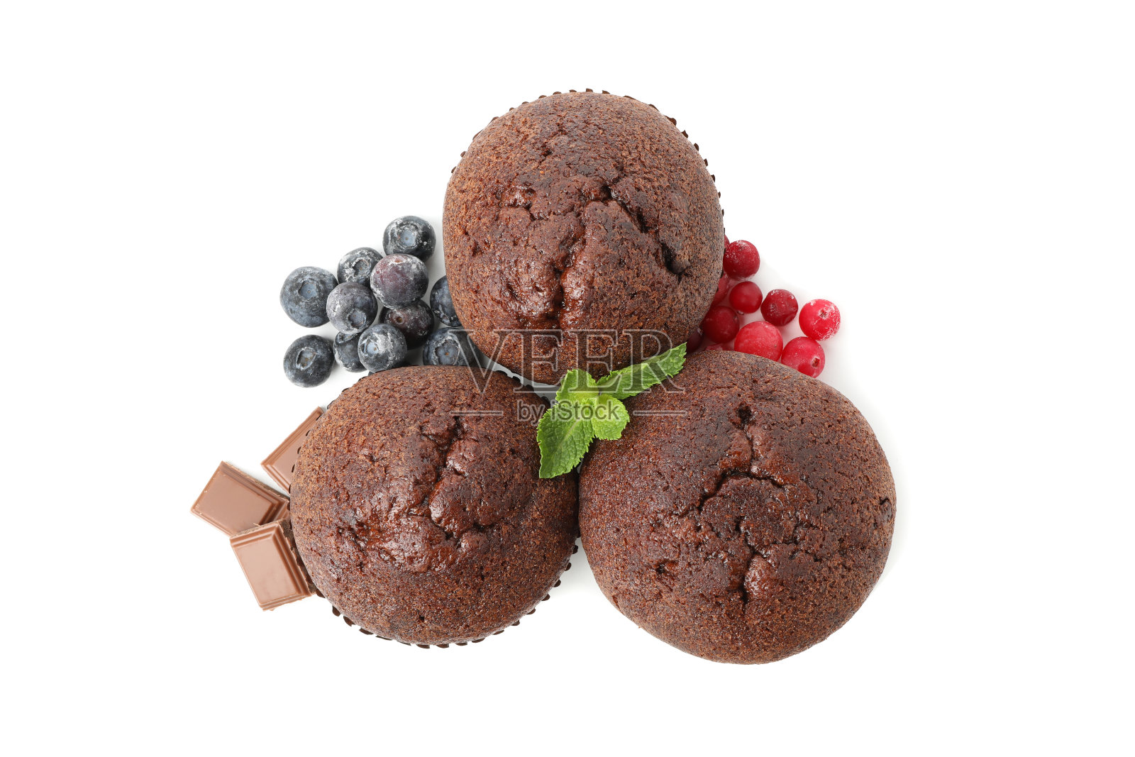 美味的巧克力松饼孤立在白色背景照片摄影图片