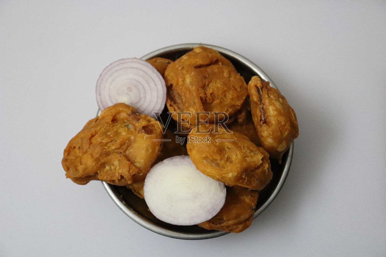 脆皮绿辣椒Pakora或Mirchi Bajji照片摄影图片