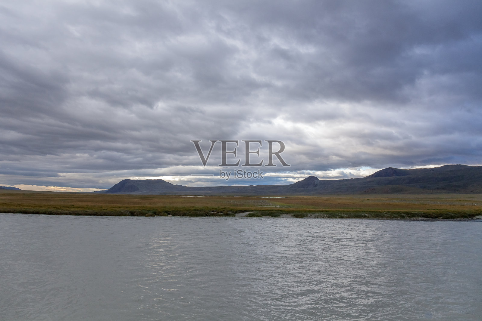 蒙古景观。位于巴亚尔乌尔基的阿尔泰塔万博格德国家公园照片摄影图片