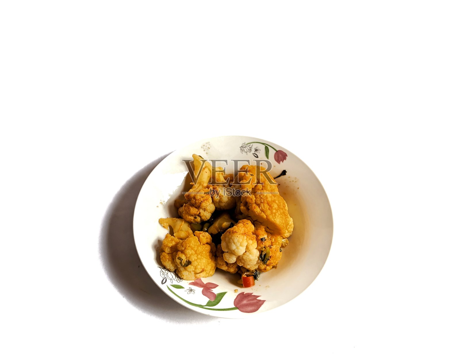 白底炖花椰菜。危地马拉特色食品照片摄影图片