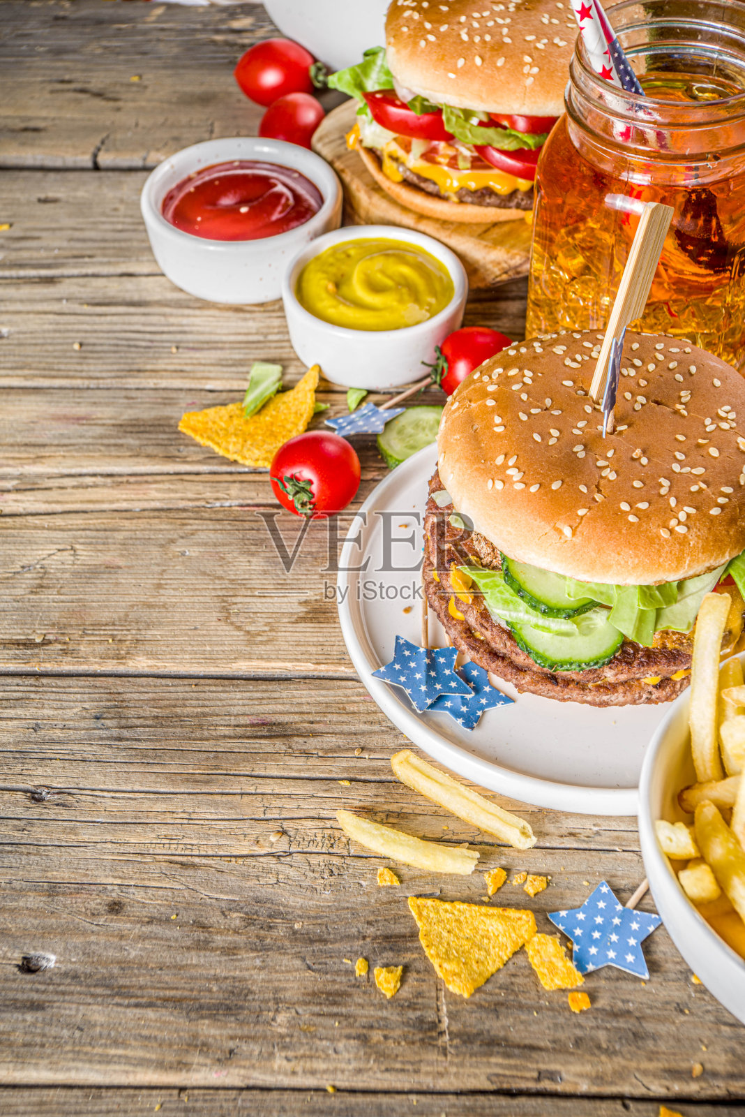 传统的美式野餐和汉堡照片摄影图片