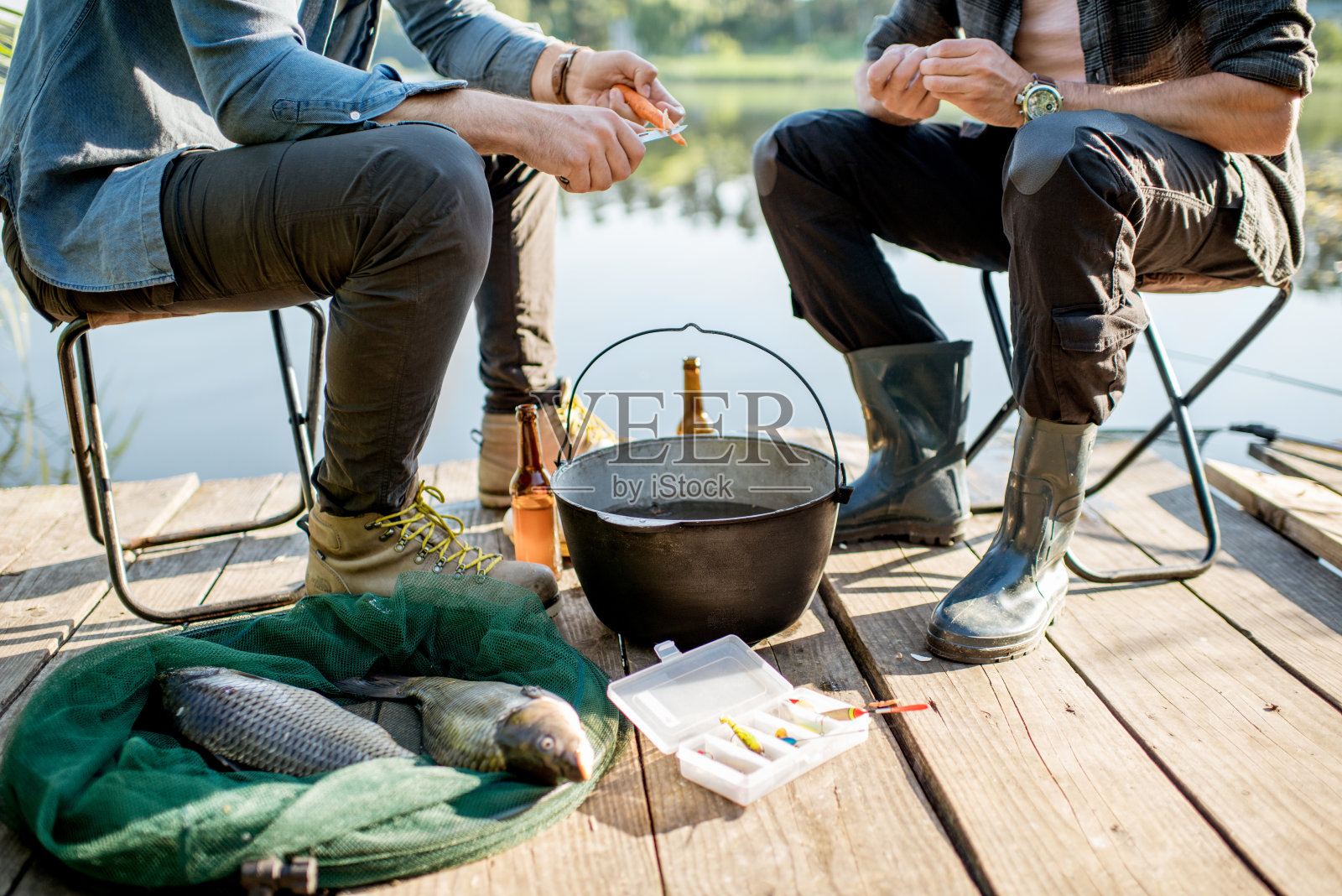 野餐上的渔民照片摄影图片