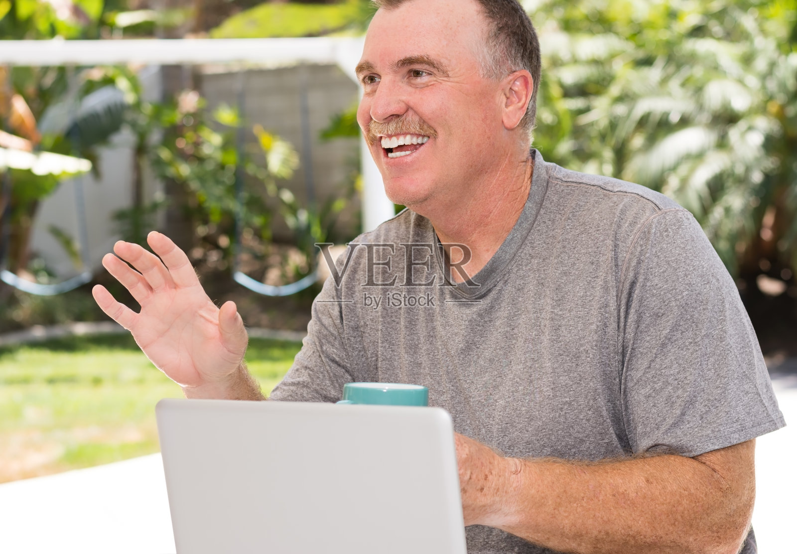 很棒的对话资深男士照片摄影图片